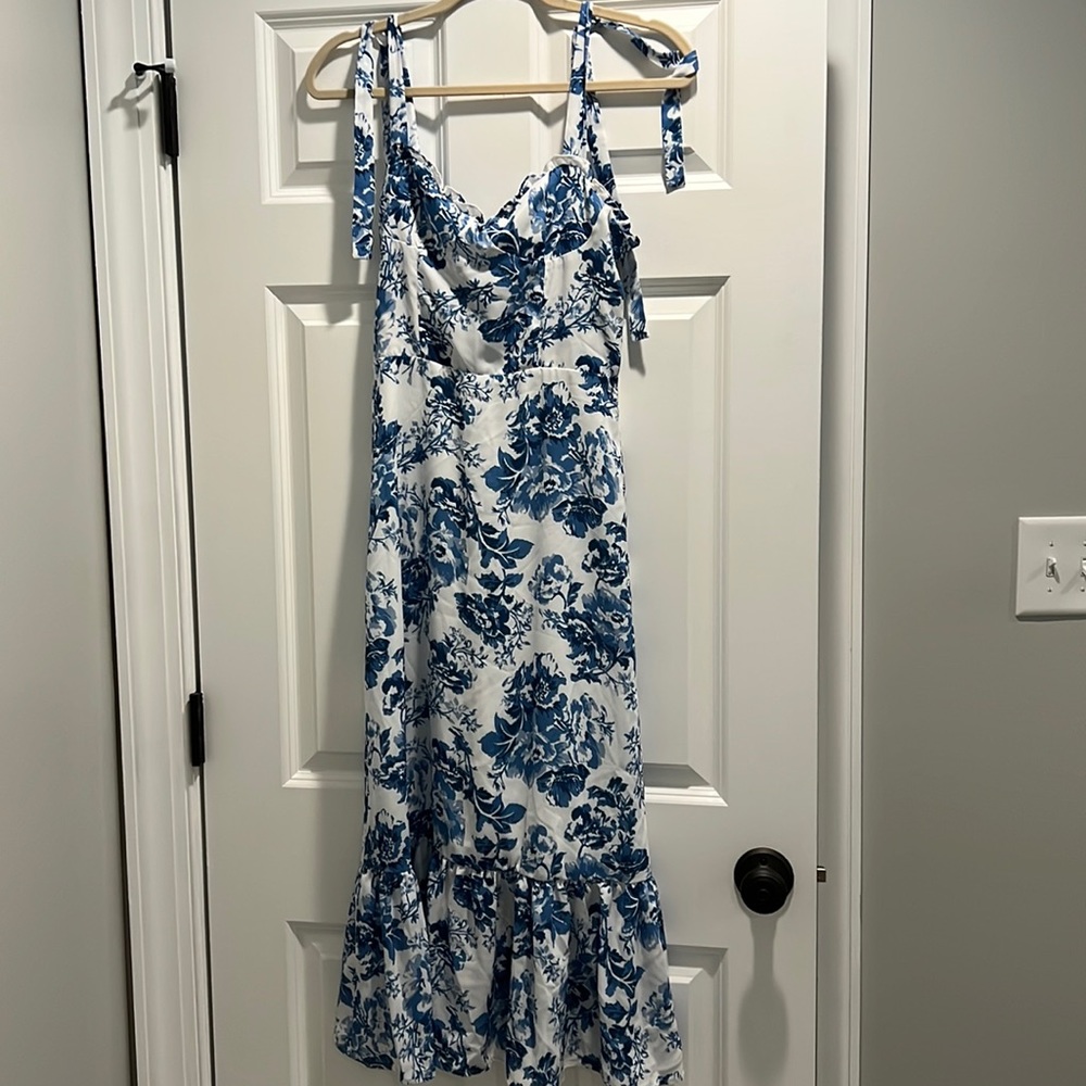 Reformation (o.p.t.) Nikita Blue and white floral midi dress size small
